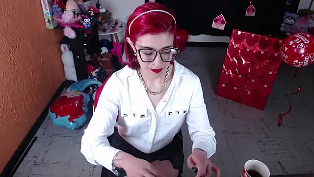 Snapshot of MissMiia2 chatting on 02-19-25, 01:28 MissMiia2 online show from 02-19-25, 01:28
