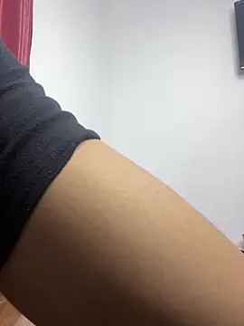 Snapshot of evanscollins chatting on 12-14-24, 02:22 evanscollins online show from 12-14-24, 02:22