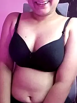 Snapshot of Indianhyna chatting on 10-31-25, 05:26 Indianhyna online show from 10-31-25, 05:26