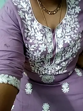 Snapshot of your-sameera chatting on 10-07-25, 03:51 your-sameera online show from 10-07-25, 03:51