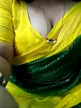 Snapshot of your-sameera chatting on 09-23-25, 04:52 your-sameera online show from 09-23-25, 04:52