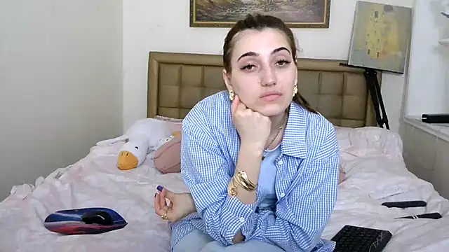 Snapshot of Iren chatting on 05-19-26, 09:16 Iren online show from 05-19-26, 09:16