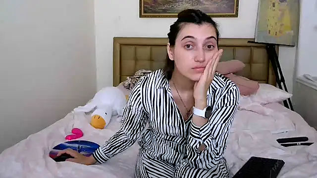 Snapshot of Iren chatting on 07-25-26, 01:06 Iren online show from 07-25-26, 01:06