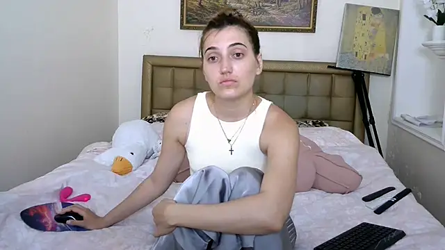 Snapshot of Iren chatting on 06-27-26, 07:36 Iren online show from 06-27-26, 07:36