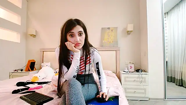 Iren online show from 11-24-25, 11:16