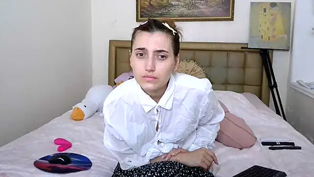 Snapshot of Iren chatting on 07-08-26, 10:27 Iren online show from 07-08-26, 10:27