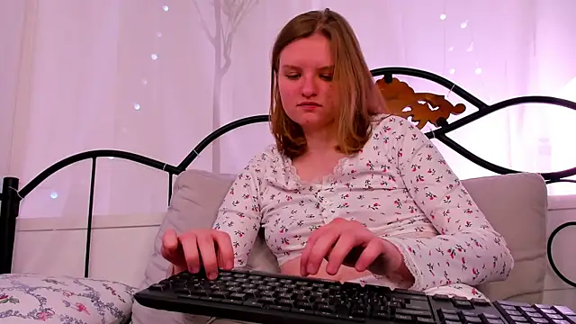 LilianSwall online show from 03-16-25, 12:44