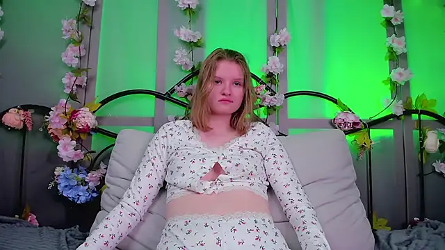 LilianSwall online show from 02-01-25, 04:54