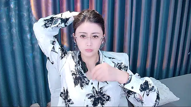 Daisy7 11 online show from 11-08-25, 01:14