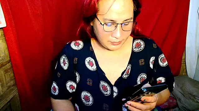 UrAmazingCassy online show from 10-21-25, 10:03