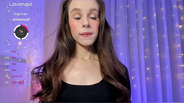 Snapshot of Minusvibe chatting on 12-27-24, 04:54 Minusvibe online show from 12-27-24, 04:54