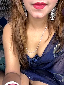 Diamond queeen online show from 11-13-25, 04:11