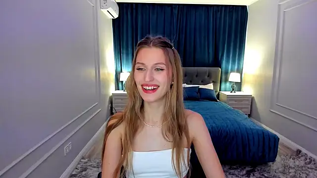 Snapshot of NaturalBeaty chatting on 09-22-25, 03:56 NaturalBeaty online show from 09-22-25, 03:56