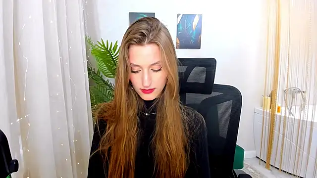 Snapshot of NaturalBeaty chatting on 03-11-25, 11:44 NaturalBeaty online show from 03-11-25, 11:44
