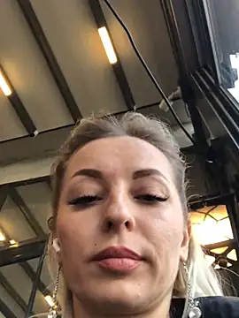 Diamond Bunny  online show from 03-19-25, 03:19