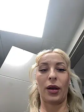 Diamond Bunny  online show from 03-23-26, 02:50