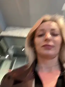 Diamond Bunny  online show from 02-11-26, 03:12