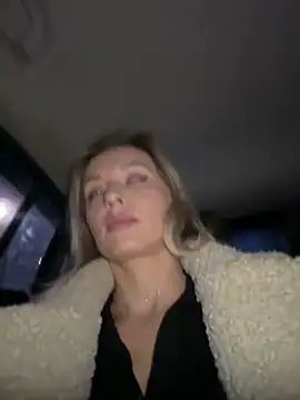 Diamond Bunny  online show from 02-26-26, 03:23