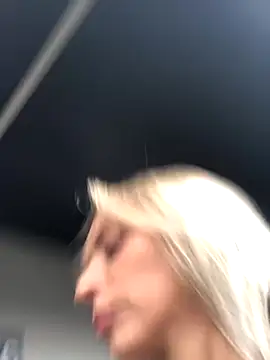 Diamond Bunny  online show from 09-14-25, 02:28