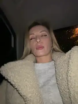 Diamond Bunny  online show from 02-25-26, 04:18