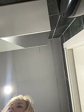 Diamond Bunny  online show from 02-13-26, 11:21