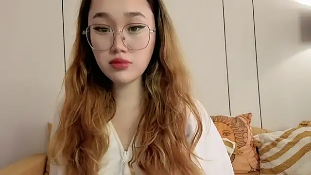 Jennatyan online show from 04-18-26, 06:49