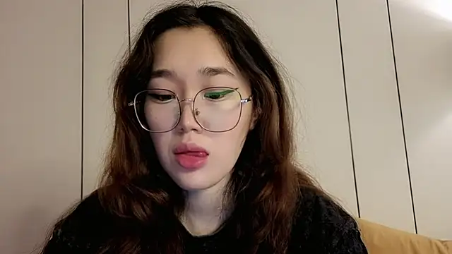 Snapshot of Jennatyan chatting on 05-30-26, 04:19 Jennatyan online show from 05-30-26, 04:19