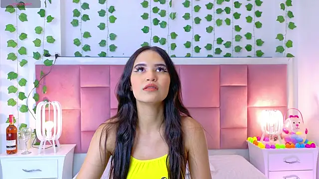Snapshot of kaily_sweet1 chatting on 04-24-26, 11:12 kaily sweet1 online show from 04-24-26, 11:12