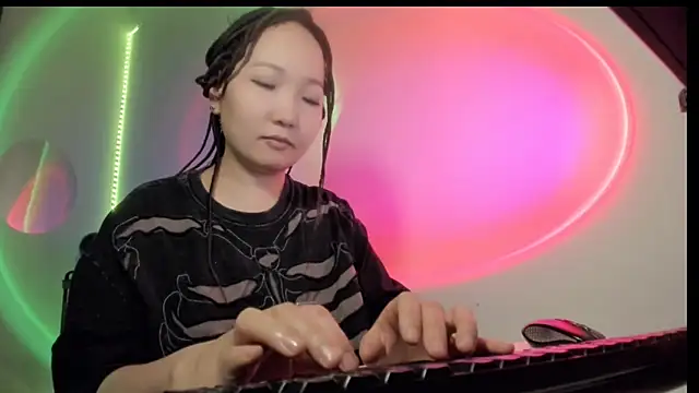 Snapshot of himeros_goddess chatting on 02-07-25, 05:52 himeros goddess online show from 02-07-25, 05:52