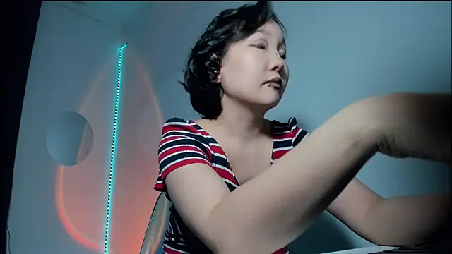 Snapshot of himeros_goddess chatting on 12-14-24, 01:49 himeros goddess online show from 12-14-24, 01:49