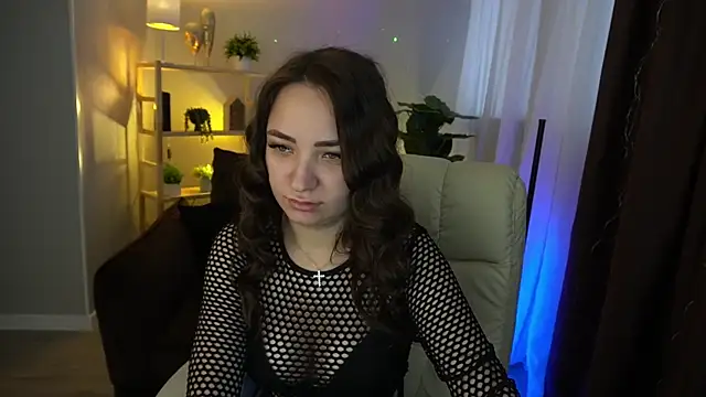 Snapshot of ElysLunar chatting on 01-10-25, 06:20 ElysLunar online show from 01-10-25, 06:20