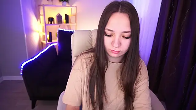 Snapshot of ElysLunar chatting on 01-08-25, 07:13 ElysLunar online show from 01-08-25, 07:13