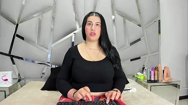 Criistaal  online show from 02-03-26, 06:33