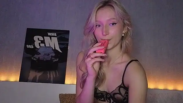 MiaNixan online show from 10-01-25, 05:01