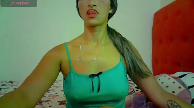Snapshot of rosa_pretty chatting on 03-16-25, 04:12 rosa pretty online show from 03-16-25, 04:12
