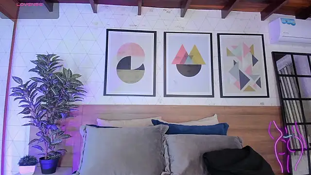 Snapshot of MiaKay1 chatting on 02-02-26, 03:38 MiaKay1 online show from 02-02-26, 03:38