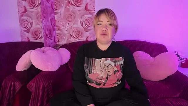 Snapshot of CurlyDreams chatting on 02-05-26, 06:20 CurlyDreams online show from 02-05-26, 06:20