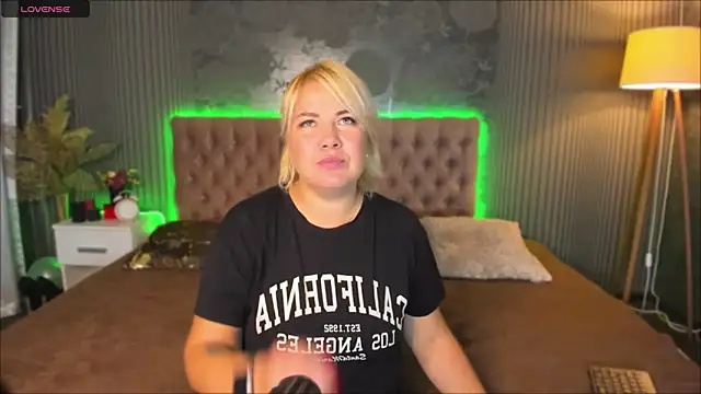 CurlyDreams online show from 09-24-25, 12:00