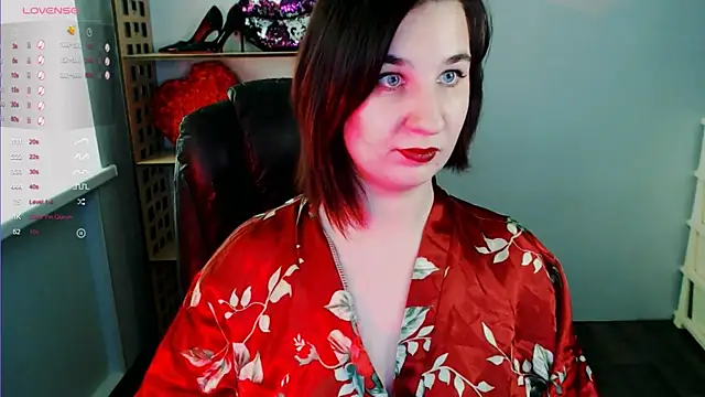Snapshot of Goddess_Sophie chatting on 02-12-25, 08:59 Goddess Sophie online show from 02-12-25, 08:59