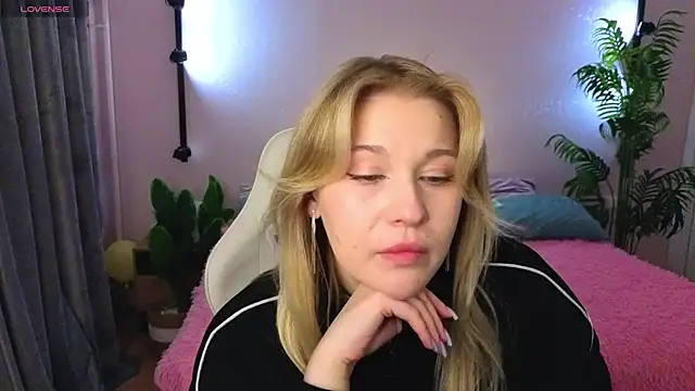 Colleen Blake online show from 04-21-26, 04:46