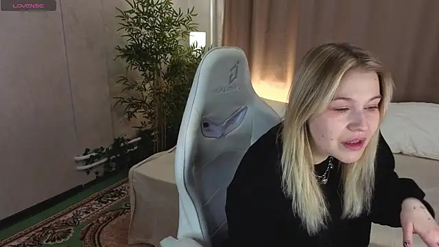 Colleen Blake online show from 04-07-26, 05:04