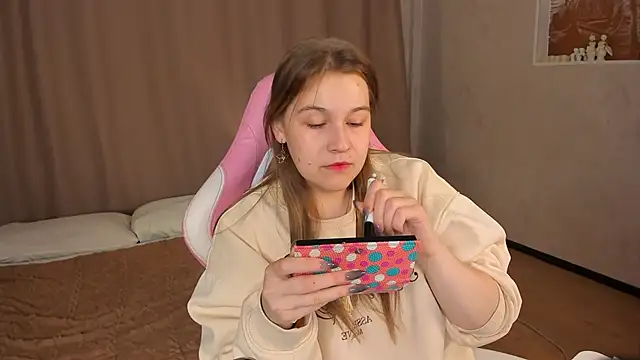 Colleen Blake online show from 10-01-25, 04:44