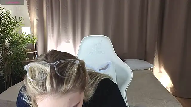 Colleen Blake online show from 04-06-26, 04:52