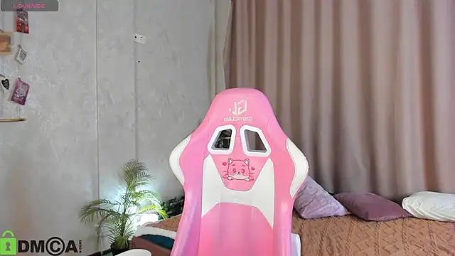 Colleen Blake online show from 10-24-25, 05:01