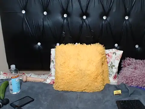 BlackBerryZoeX online show from 12-08-24, 04:18