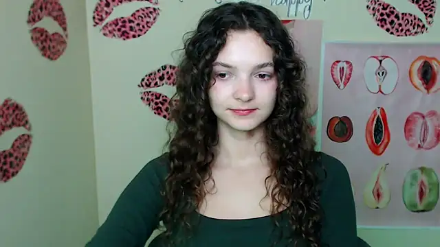  SusieSu  online show from 10-30-25, 07:28