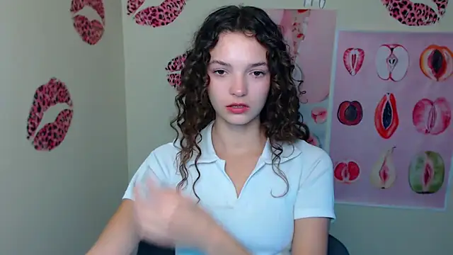 Snapshot of _SusieSu_ chatting on 09-18-25, 06:49 SusieSu online show from 09-18-25, 06:49