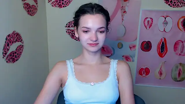 Snapshot of _SusieSu_ chatting on 10-02-25, 06:28 SusieSu online show from 10-02-25, 06:28