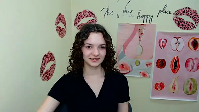 Snapshot of _SusieSu_ chatting on 03-19-25, 01:29 SusieSu online show from 03-19-25, 01:29