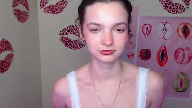  SusieSu  online show from 12-16-25, 01:26